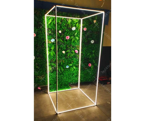 Светеща фото будка с LED осветление 1х1x2м под наем Светеща фото будка с LED осветление 1х1x2м под наем